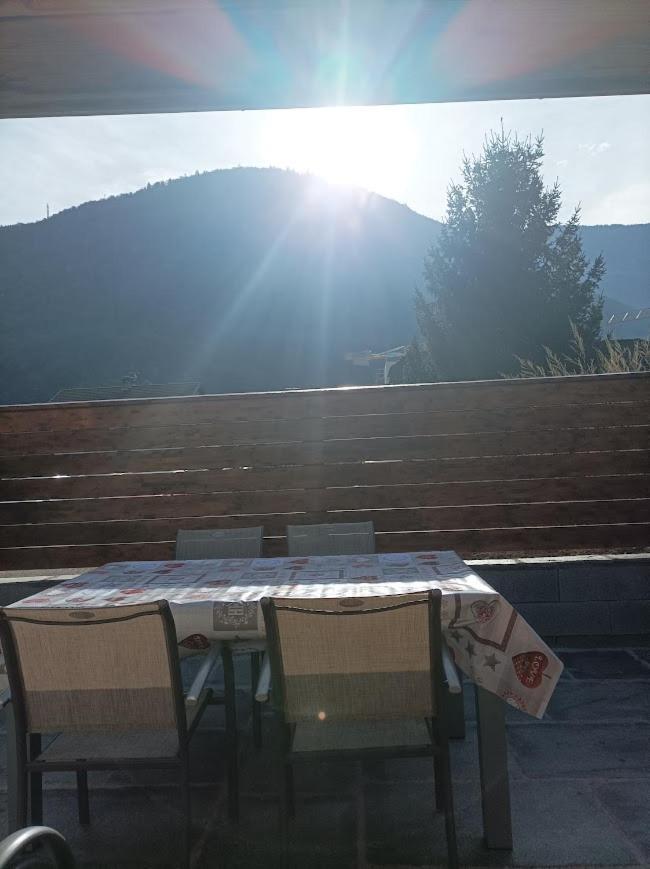 Joli Appart Terrasse Et Jardinet Albertville Extérieur photo